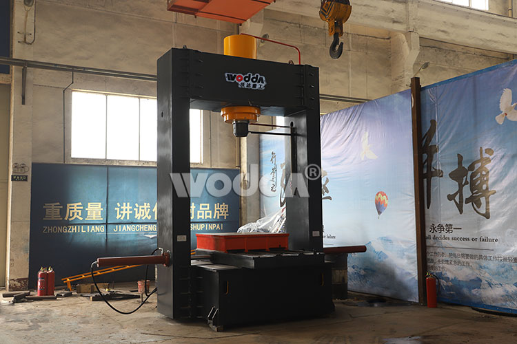 400噸龍門液壓機(jī)生產(chǎn)廠家